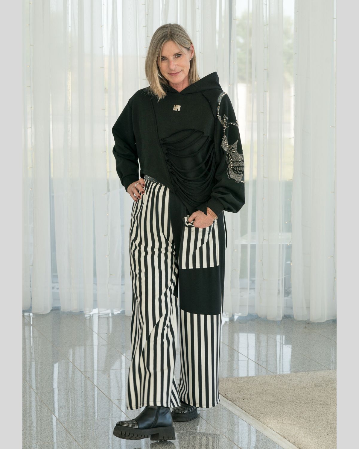 Weite Hose AKH – Schwarz-Weiß-Streifen