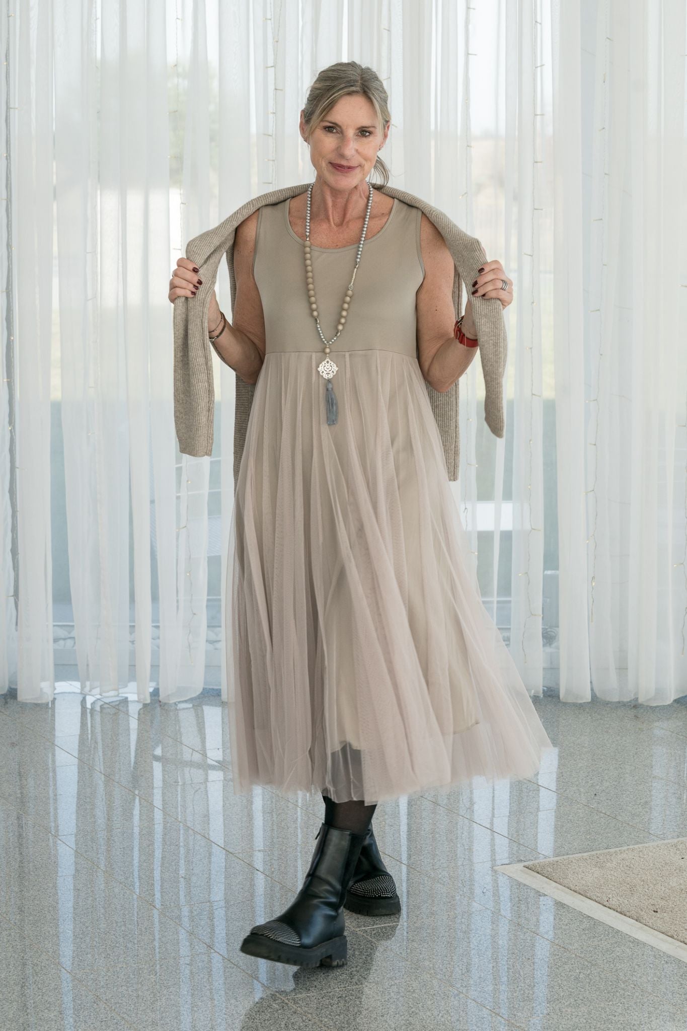 2-Teiler mit Perlen + Tüllkleid – 3 Farben