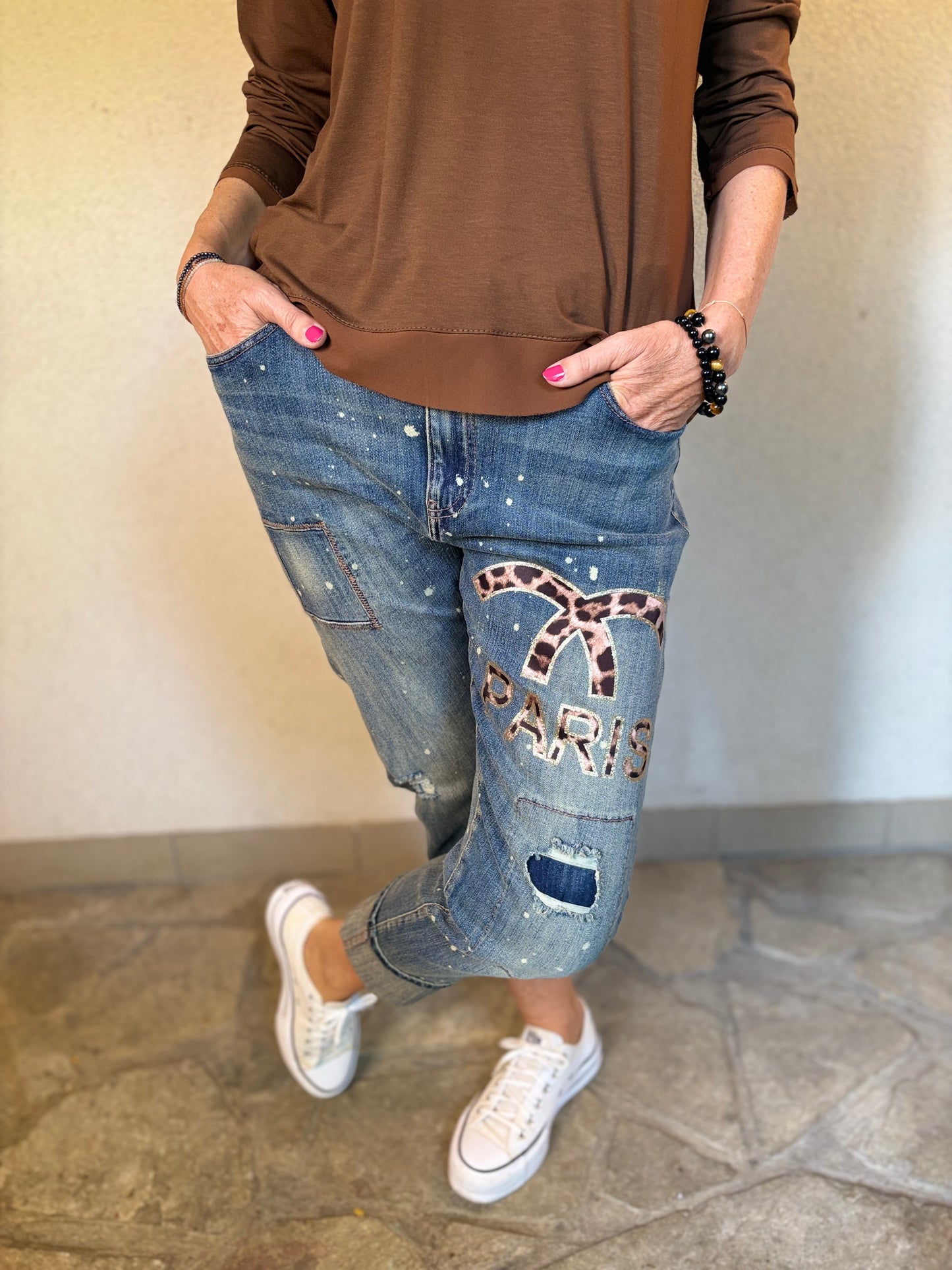 Statement-Jeans mit französischem Flair