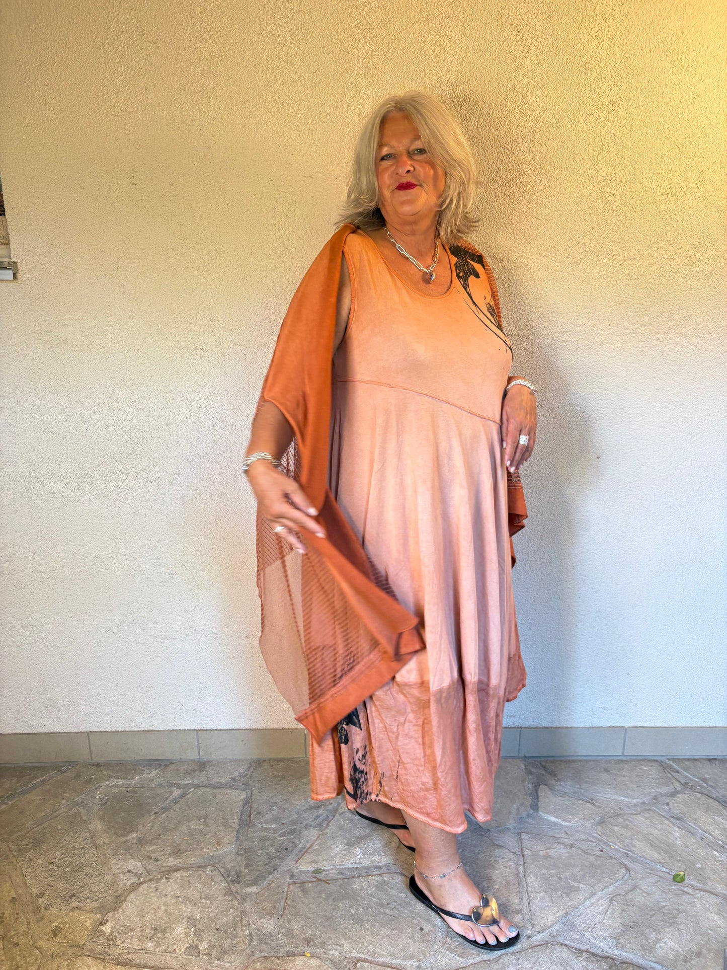 hot Look – Kleid von LUUKAA