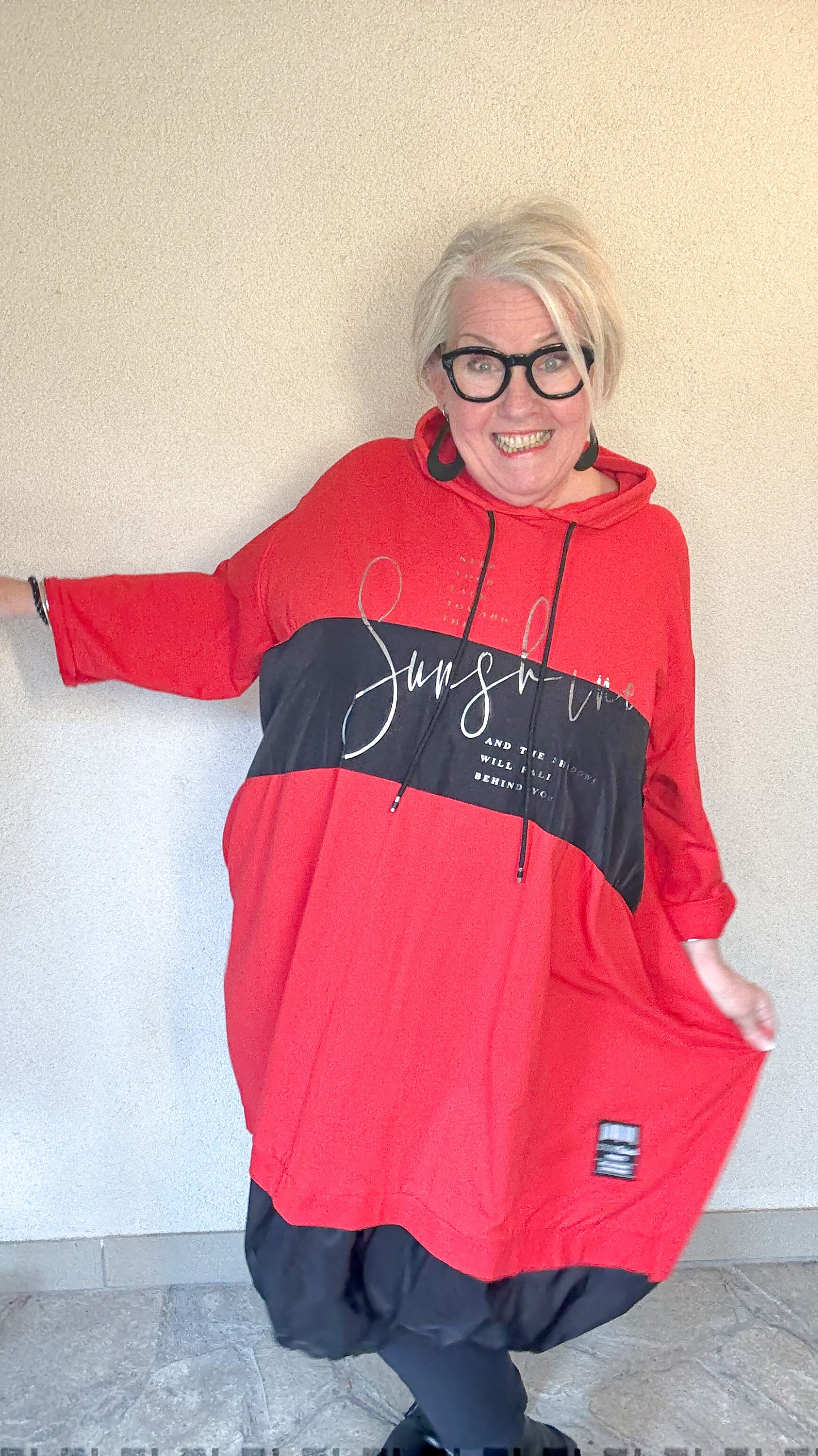 Oversize Hoody-Kleid „Red Rebel“ 🔥