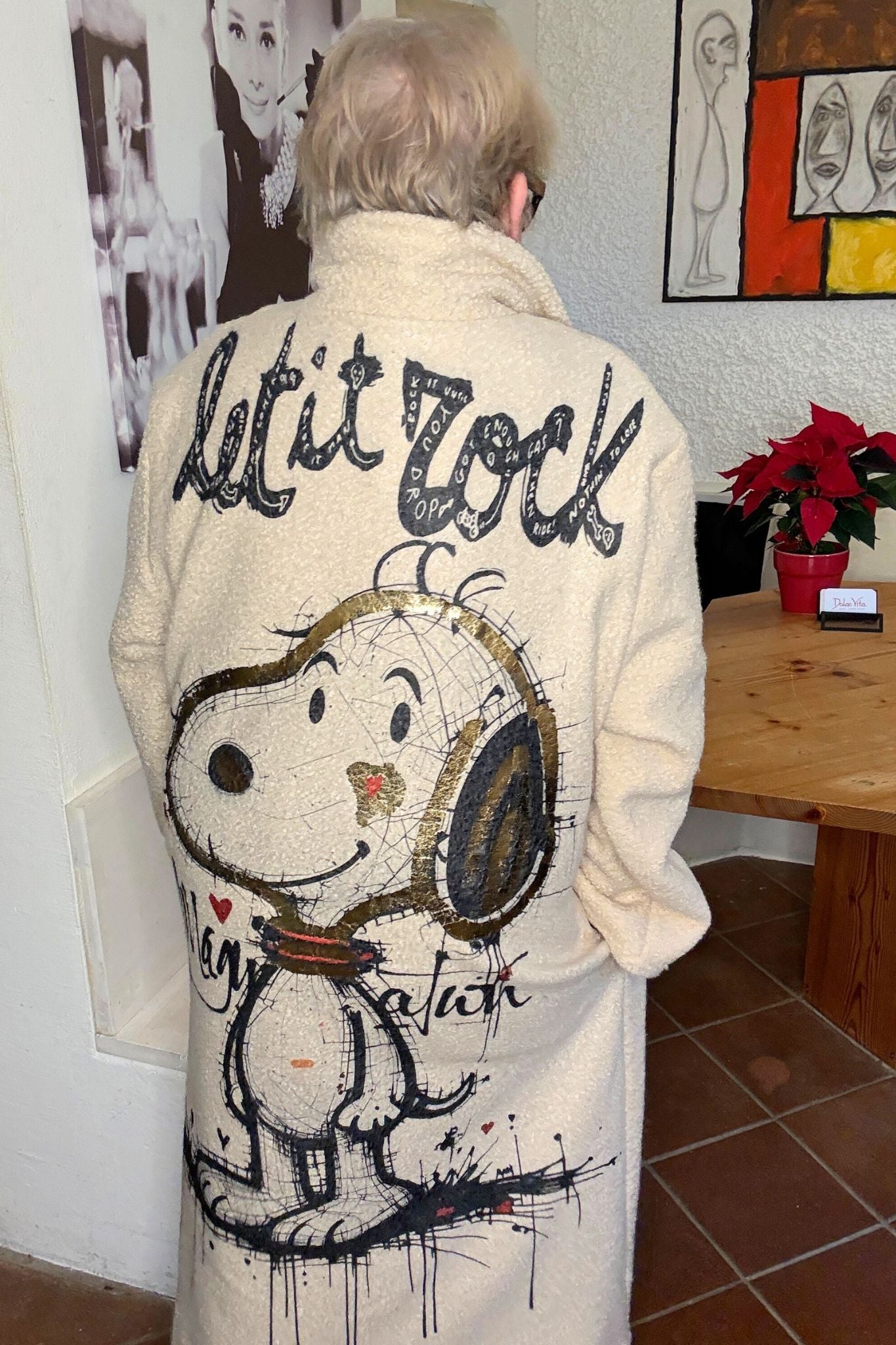 Oversize Mantel mit Snoopy-Print – „Let it rock" trifft „Stomp it!"