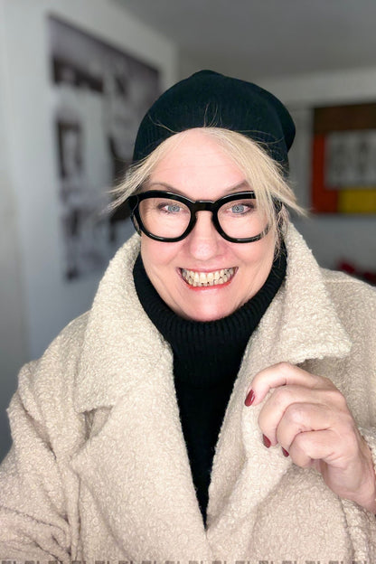 Kuschelige Strickmütze für Damen – schwarz oder creme von ital. Fashion