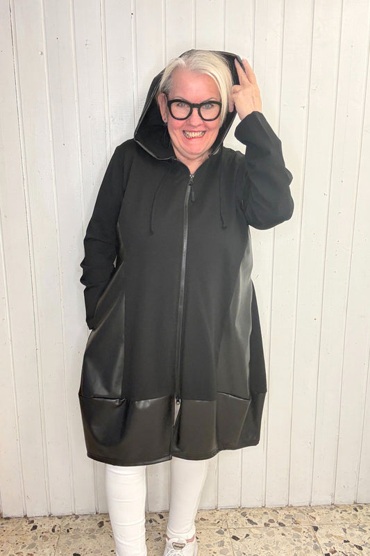 Longjacke mit Kapuze für die Übergangszeit