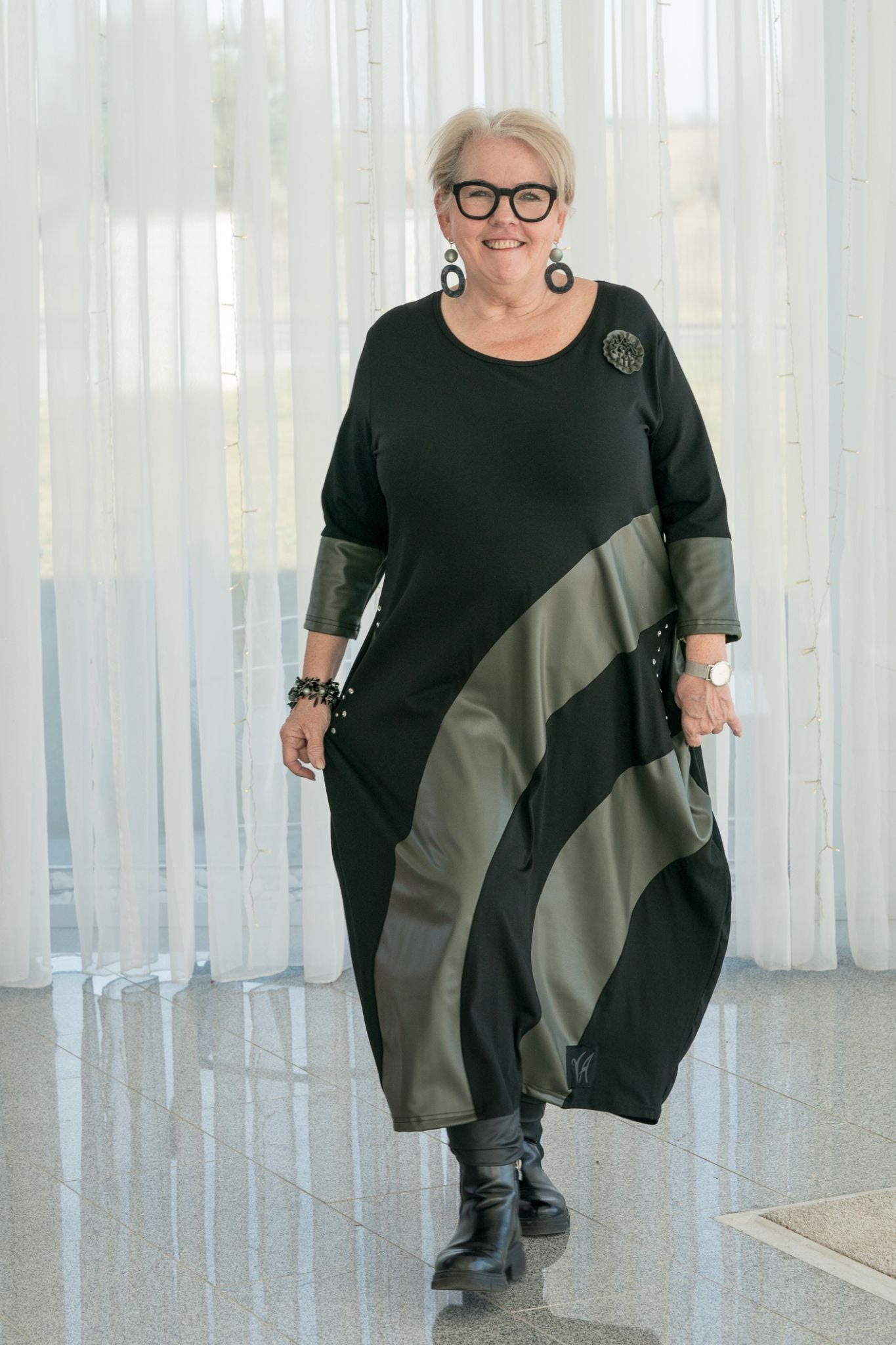 Schwarzer Chic mit Khaki-Power - Vincenzo Allocca