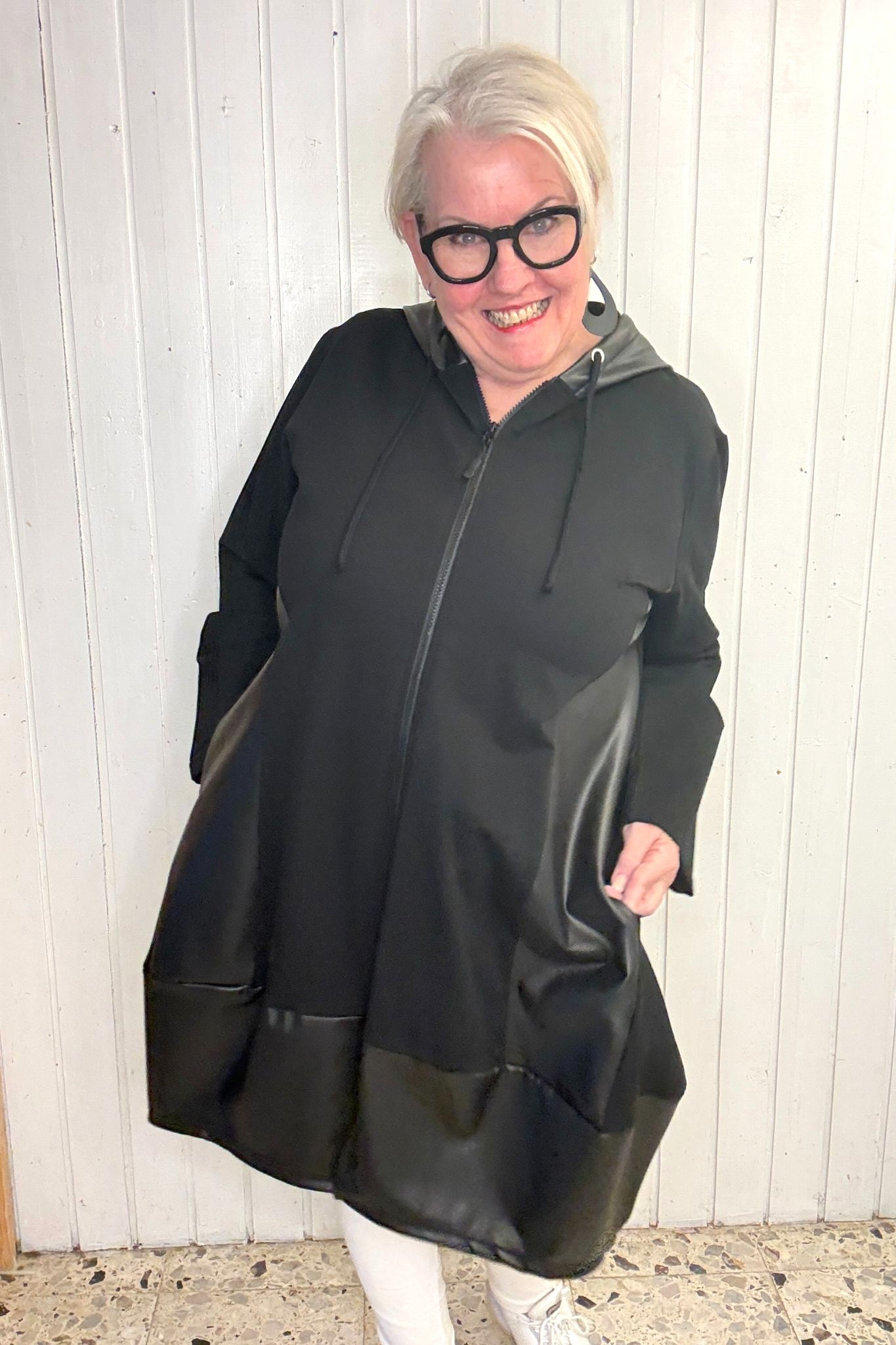 Longjacke mit Kapuze für die Übergangszeit