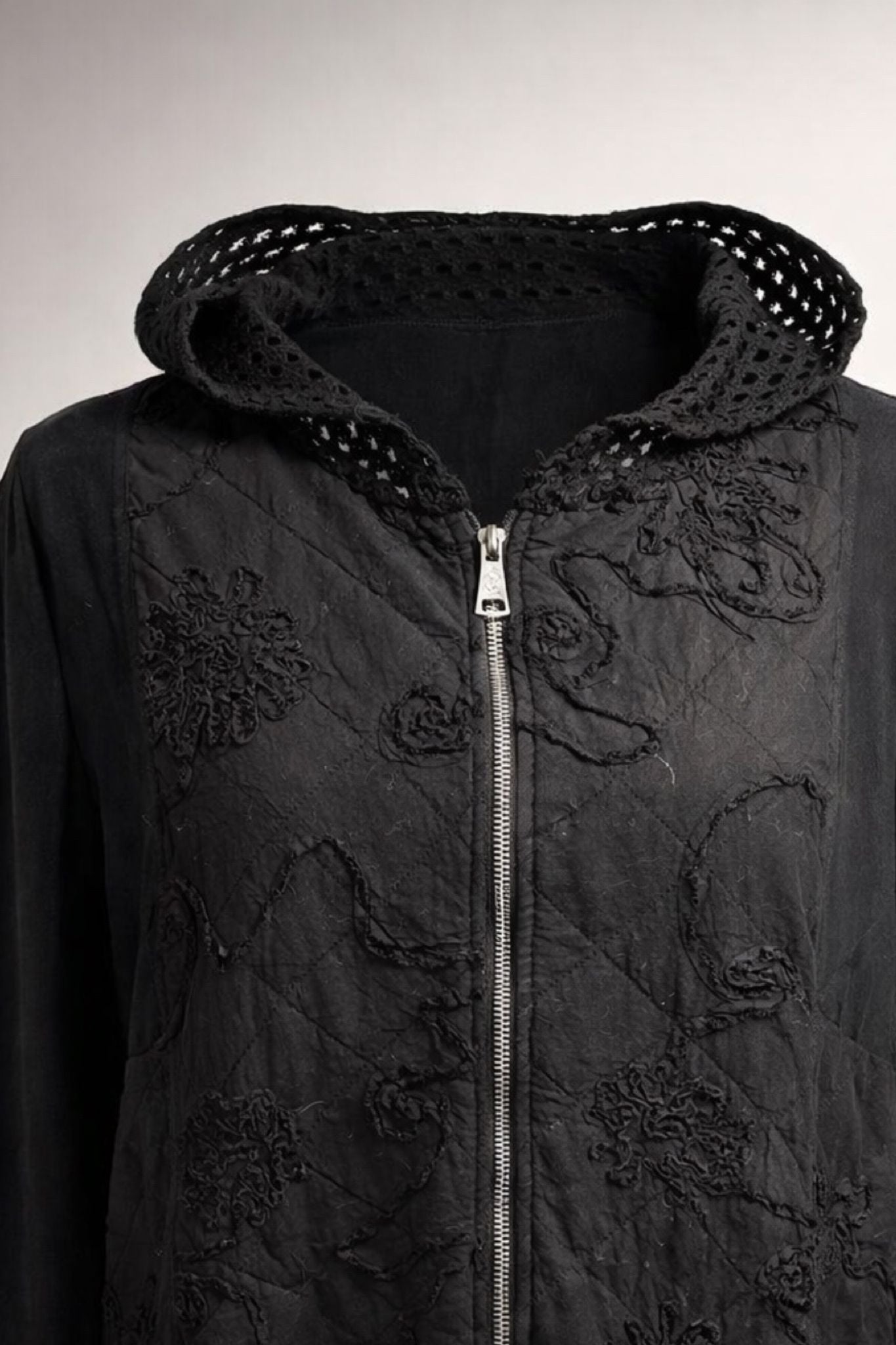 Jacke mit Struktur & Kapuze - schwarz