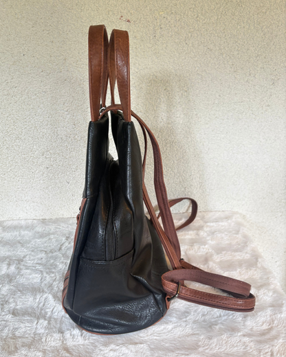 2-in-1 Rucksack & Handtasche – Schwarz/Cognac