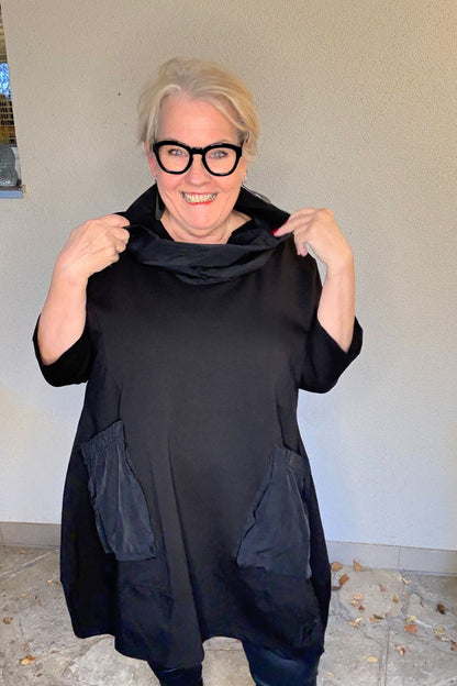 Vincenzo Allocca Tunika mit Statement-Kragen & Maxi-Taschen – Schwarz
