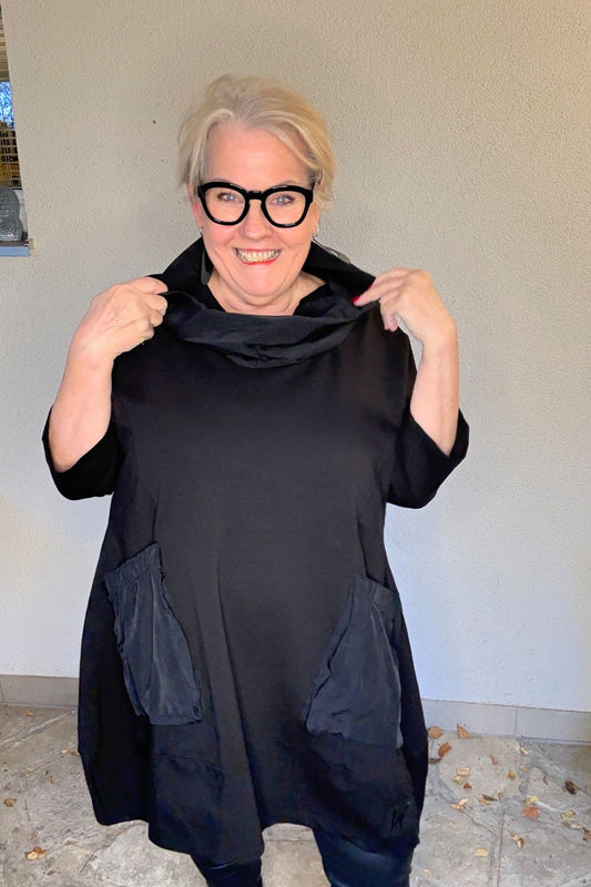 Vincenzo Allocca Tunika mit Statement-Kragen & Maxi-Taschen – Schwarz