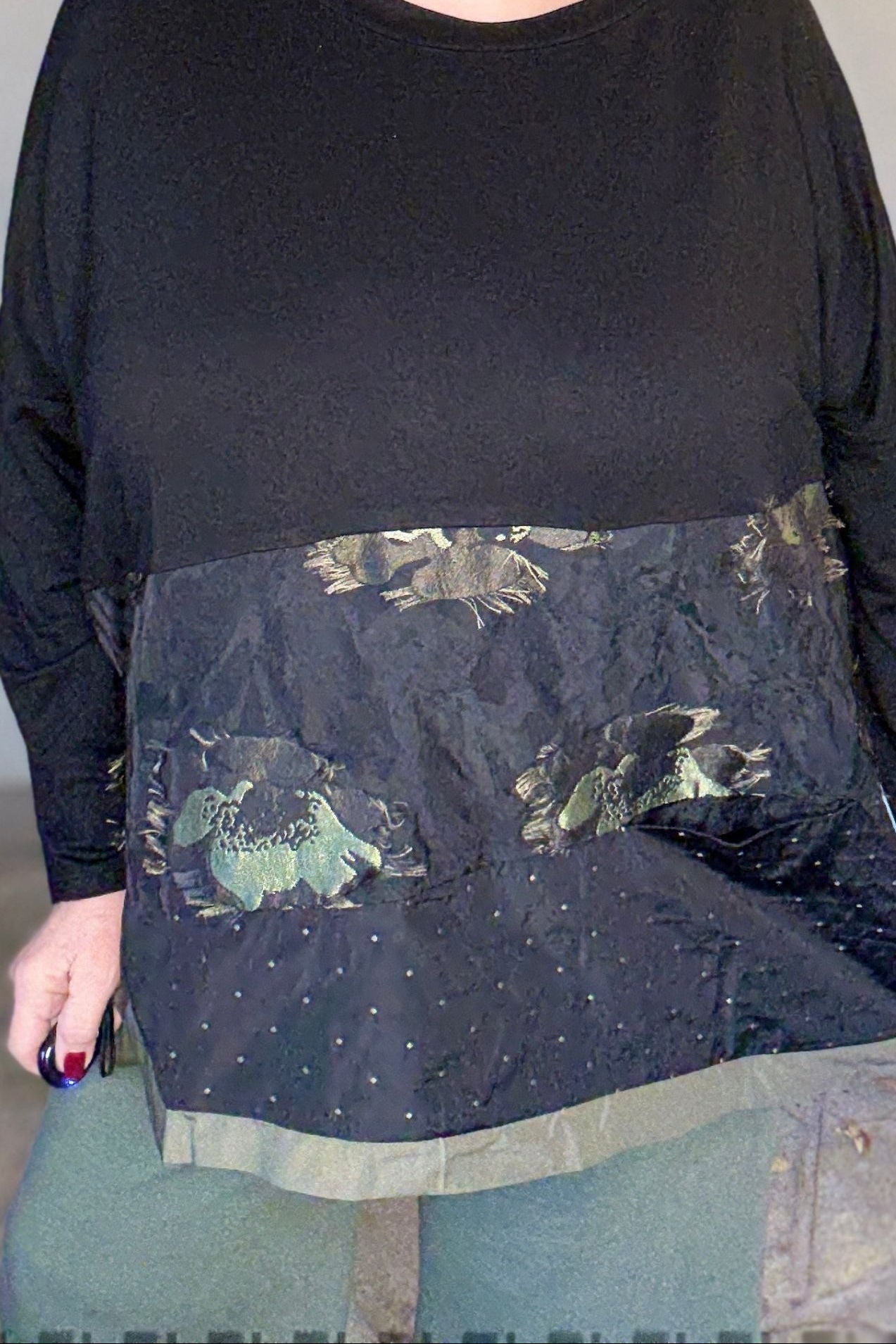 Luukaa Oberteil mit Print-Panel – Schwarz & Khaki