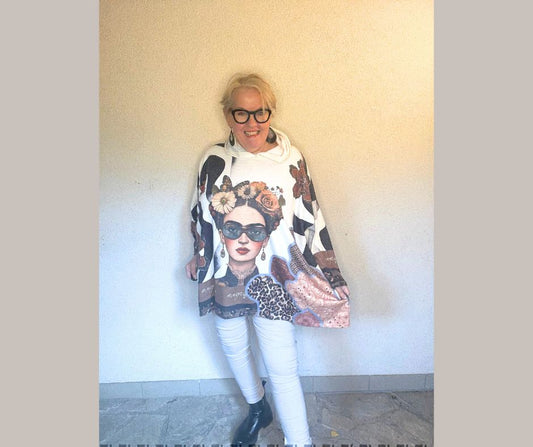 Oversize Hoodie – Kunst, Rock & Sonne