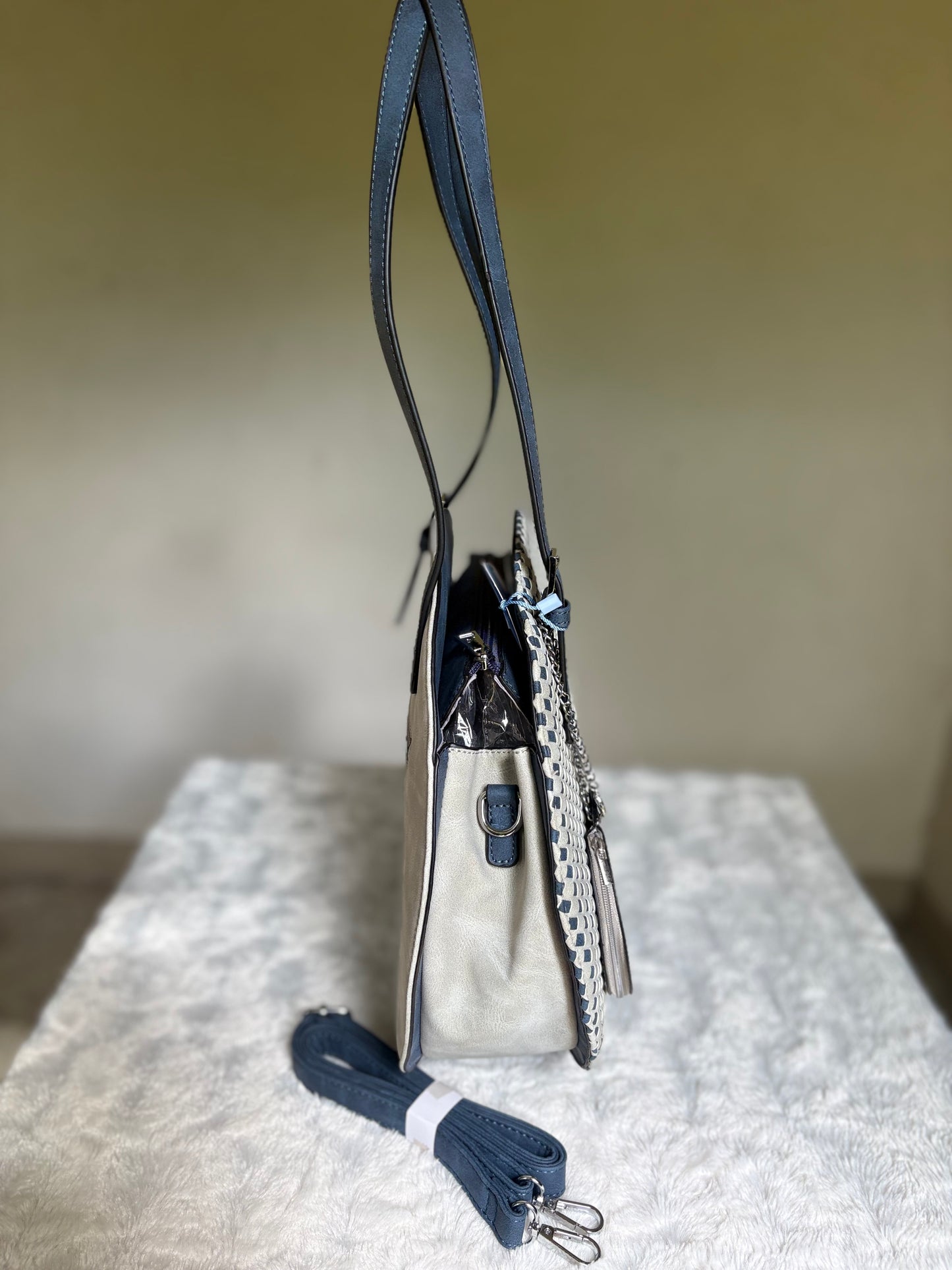 Runde IT-Bag aus Leder – stylisch, praktisch & absolut wow GRAU/BLAU