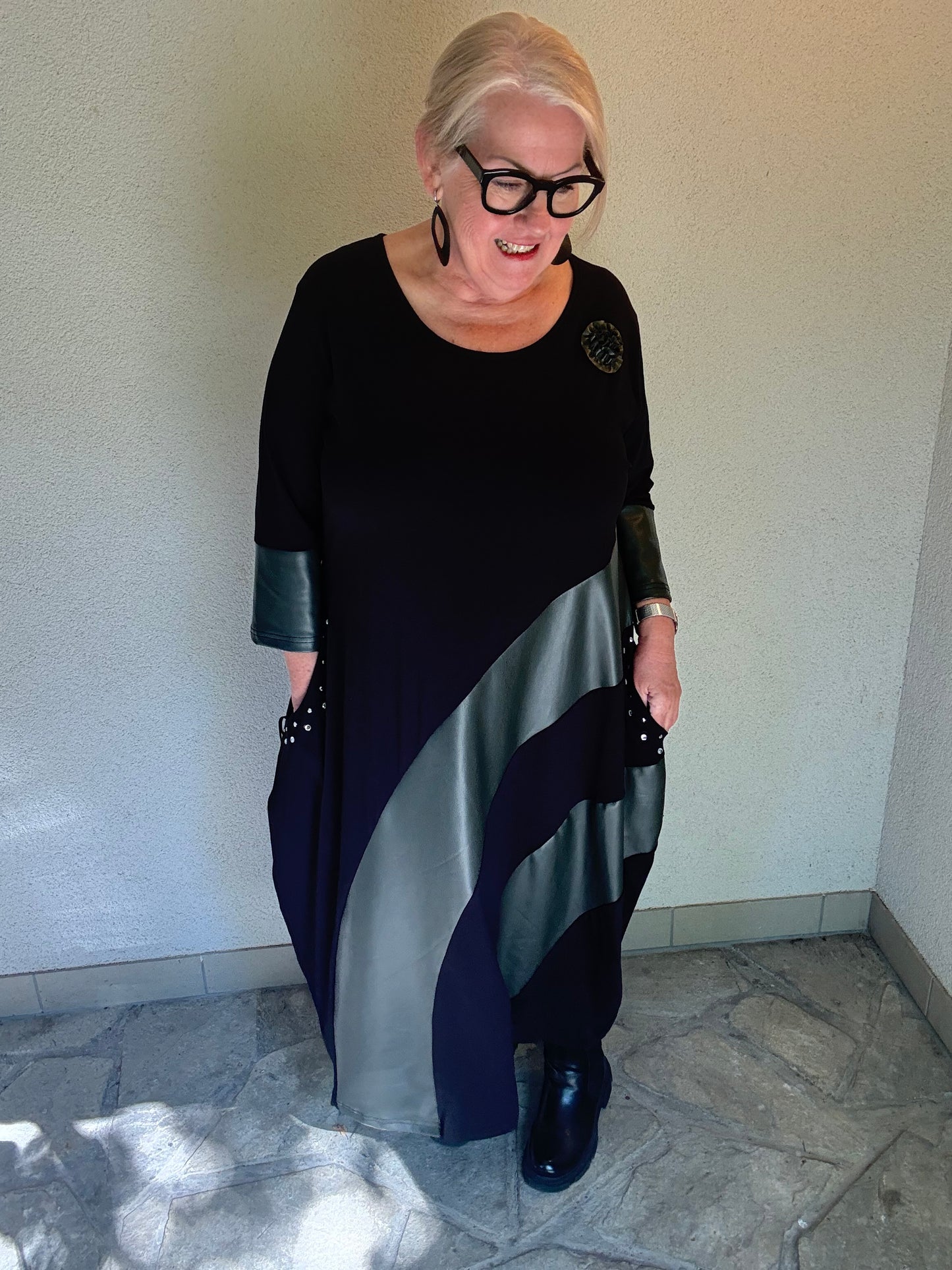 Schwarzer Chic mit Khaki-Power - Vincenzo Allocca
