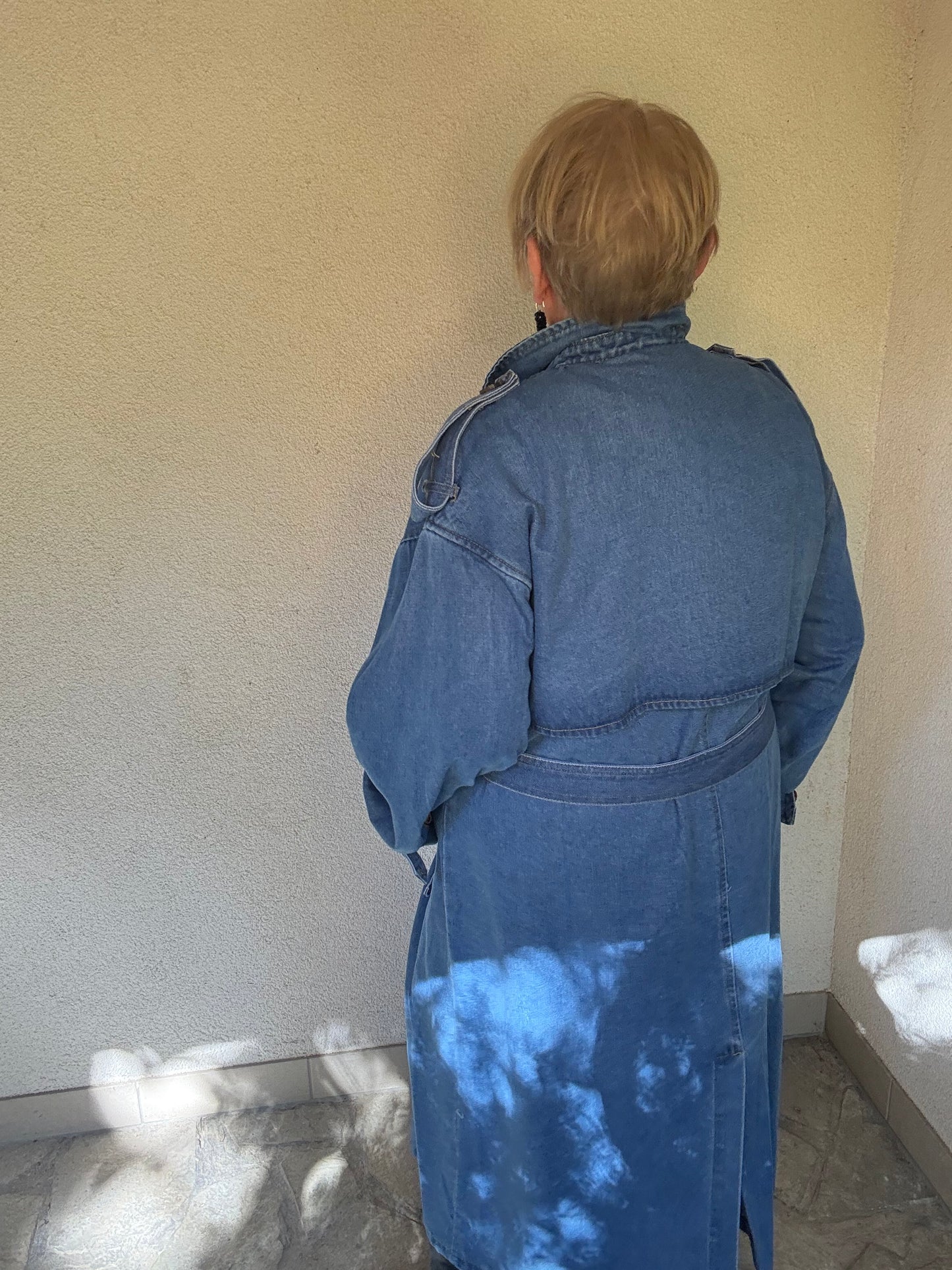 Denim Power pur – der lange Jeansmantel 💙✨