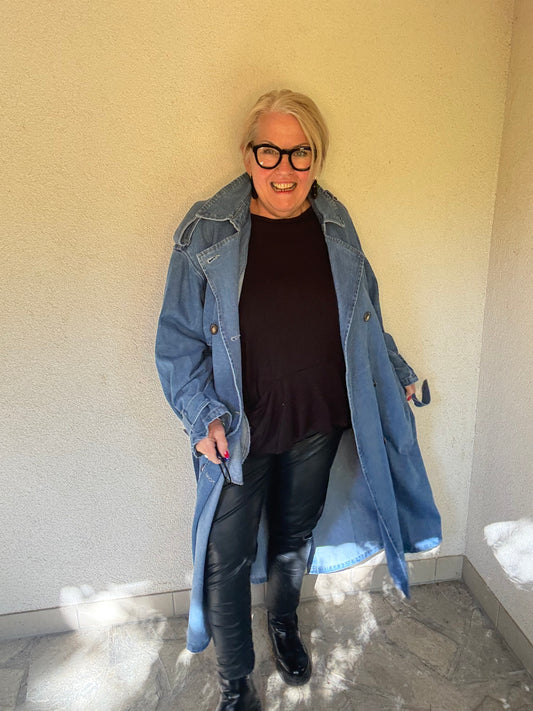 Denim Power pur – der lange Jeansmantel 💙✨