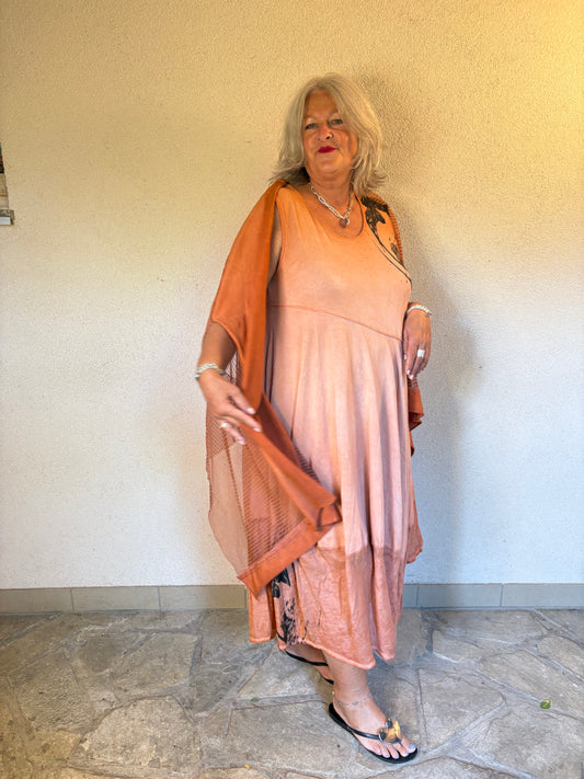 hot Look – Kleid von LUUKAA