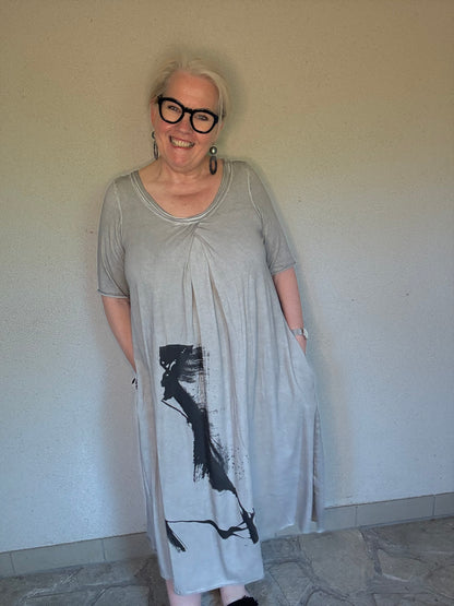 urban, lässig, einzigartig - KLEID von Luukaa