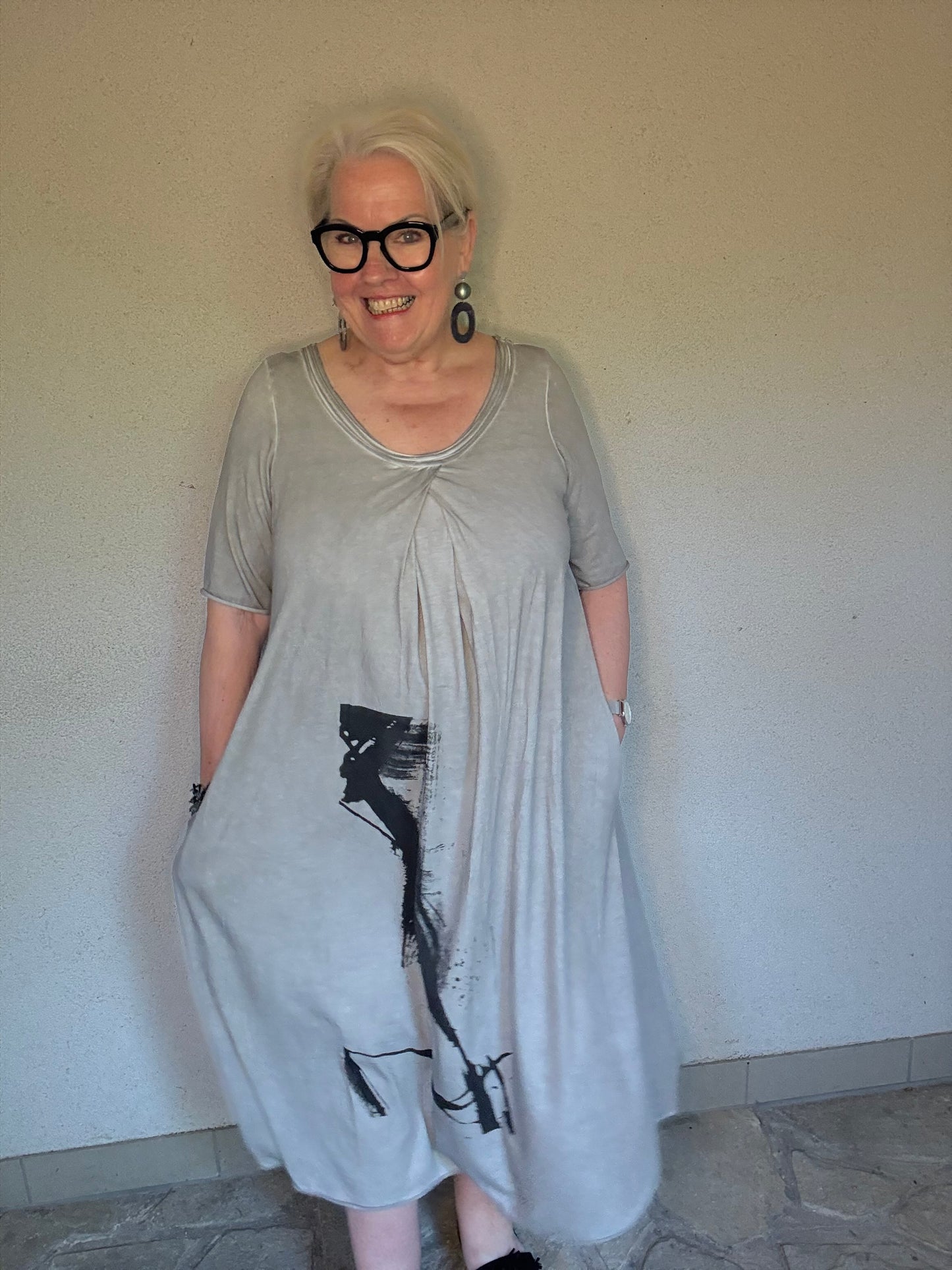 urban, lässig, einzigartig - KLEID von Luukaa