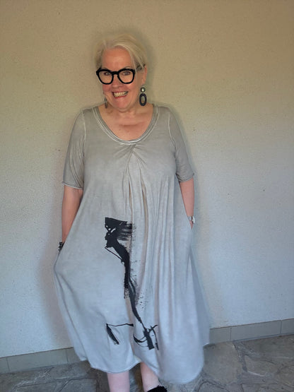 urban, lässig, einzigartig - KLEID von Luukaa