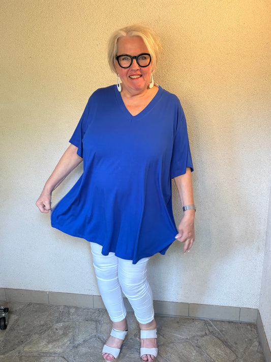 T-Shirt - ROYALBLAU - in jeder Frau steckt etwas königliches
