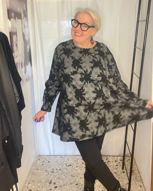 Oversize-Tunika „Black Bloom“ – SALE & Letztes Stück! 🌸🖤